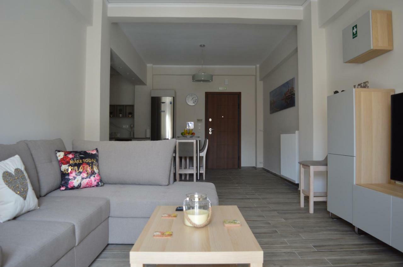 Botonis Bright Spacious Apartament *